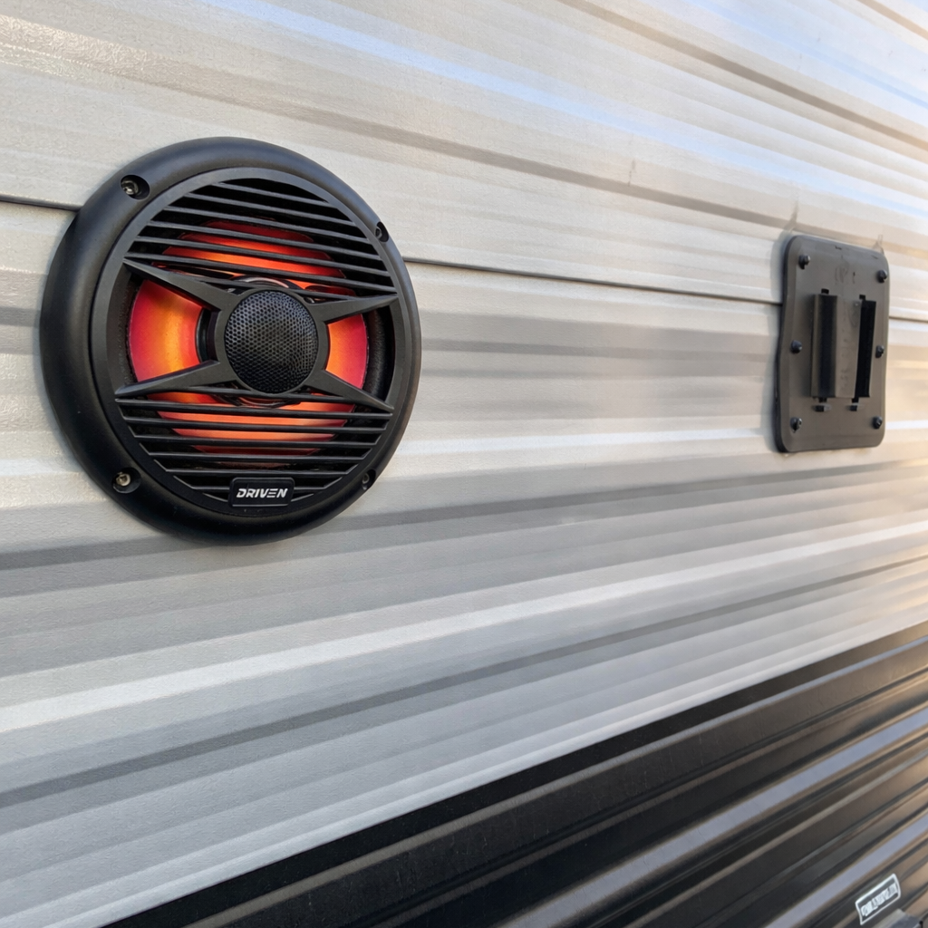 DR5.25LEDB-RED : 5.25in Outdoor Led Speaker Red W/ Black Grill